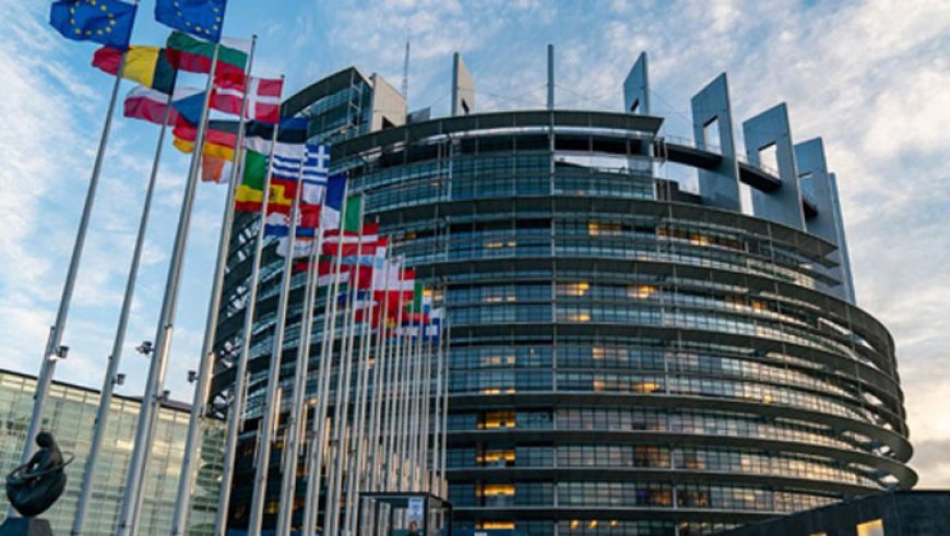 Robert Schuman Programme Traineeships at the European Parliament (Fully-funded/Open to Europeans and Non-Europeans)